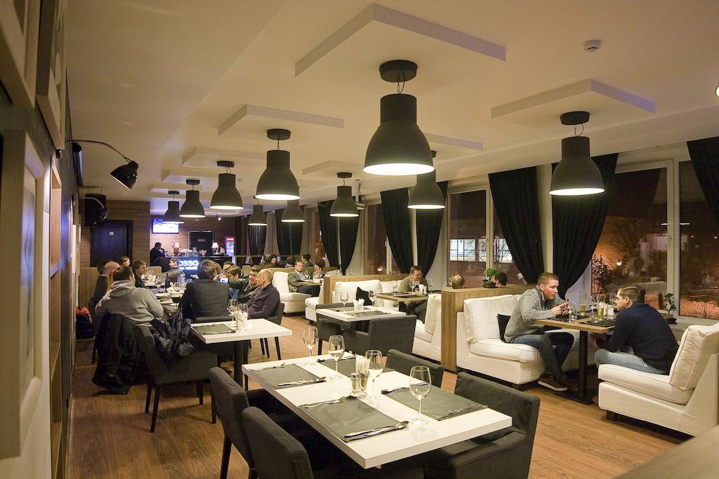 阿斯特朗酒店 Mažeikiai 外观 照片